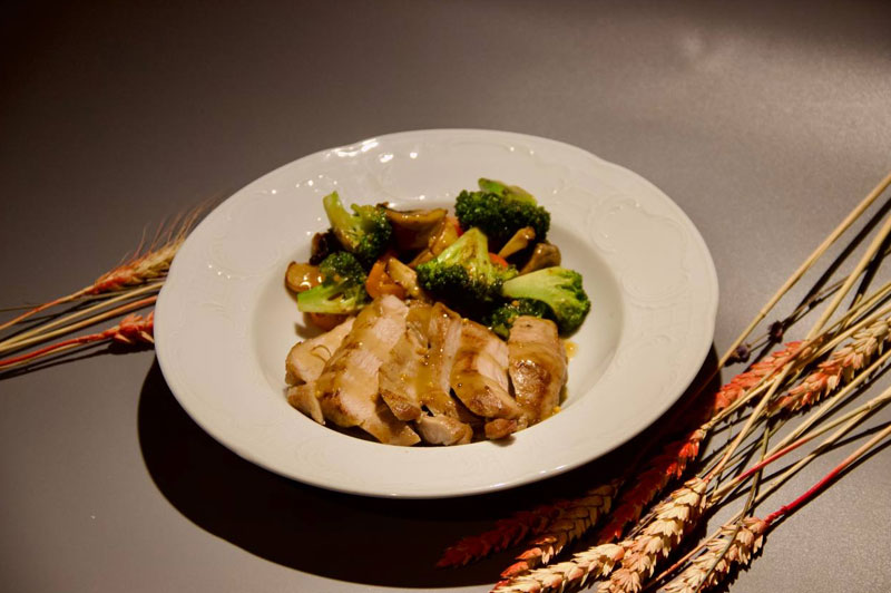 Фото Стейк из индейки с брокколи