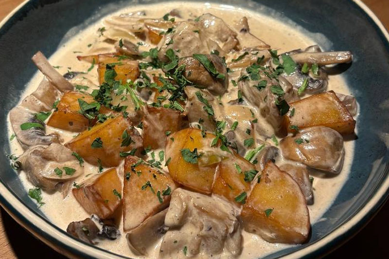 Фото Жаркое с грибами и картофелем