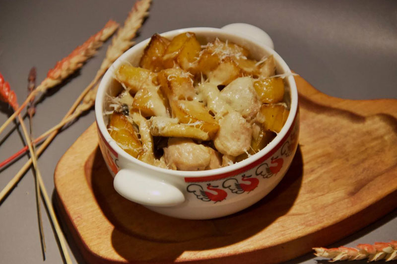 Фото Горшочек с курицей и сыром моцарела